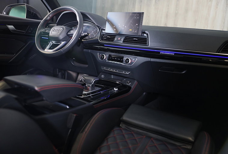 Vehicle Image 6