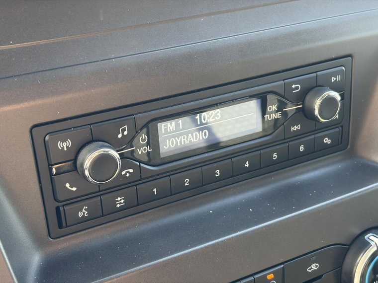 Vehicle Image 28