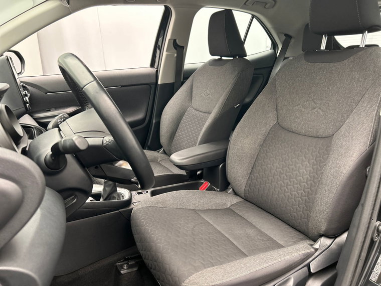 Vehicle Image 12