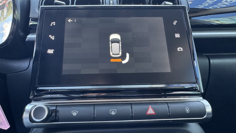 Vehicle Image 19