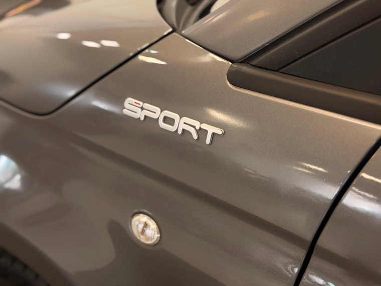 Vehicle Image 25