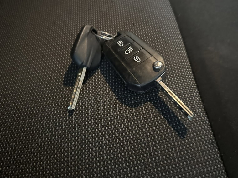 Vehicle Image 19
