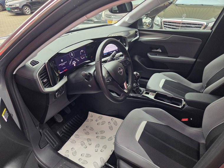 Vehicle Image 12
