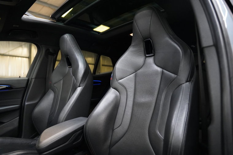 Vehicle Image 14