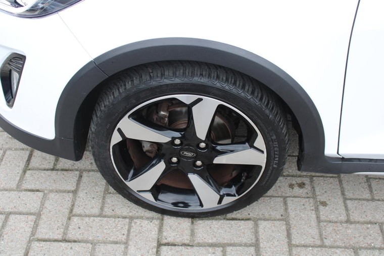 Vehicle Image 24