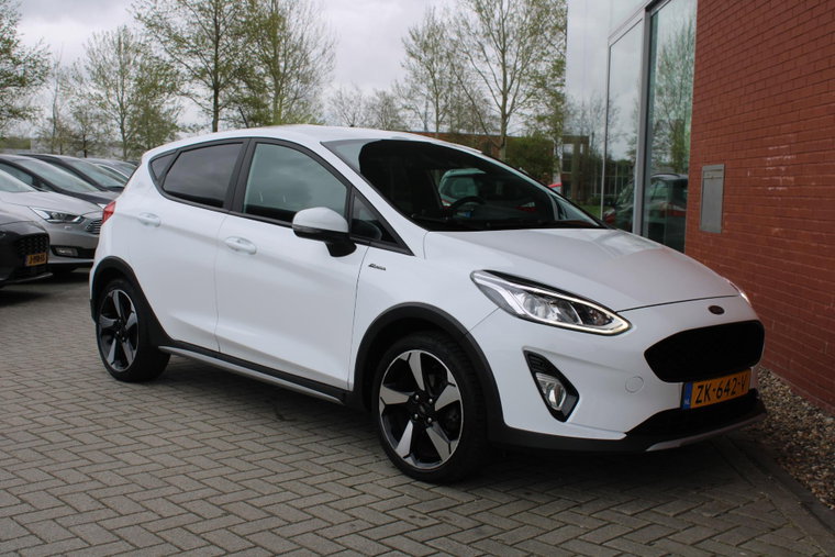 Vehicle Image 6