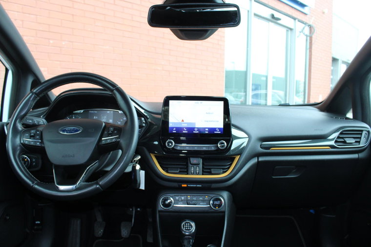 Vehicle Image 8