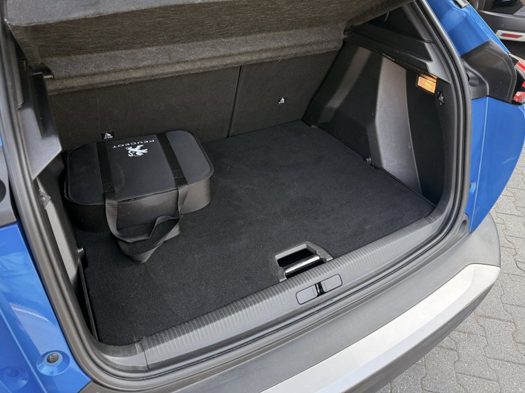 Vehicle Image 21