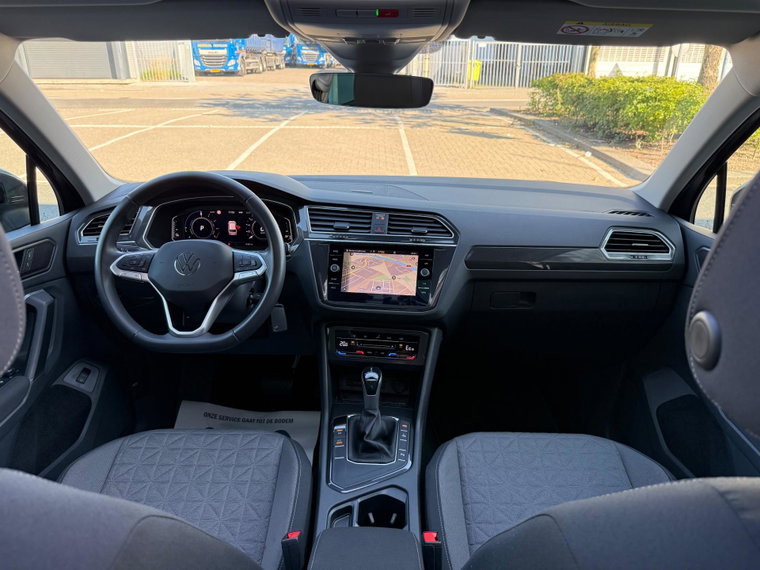 Vehicle Image 33