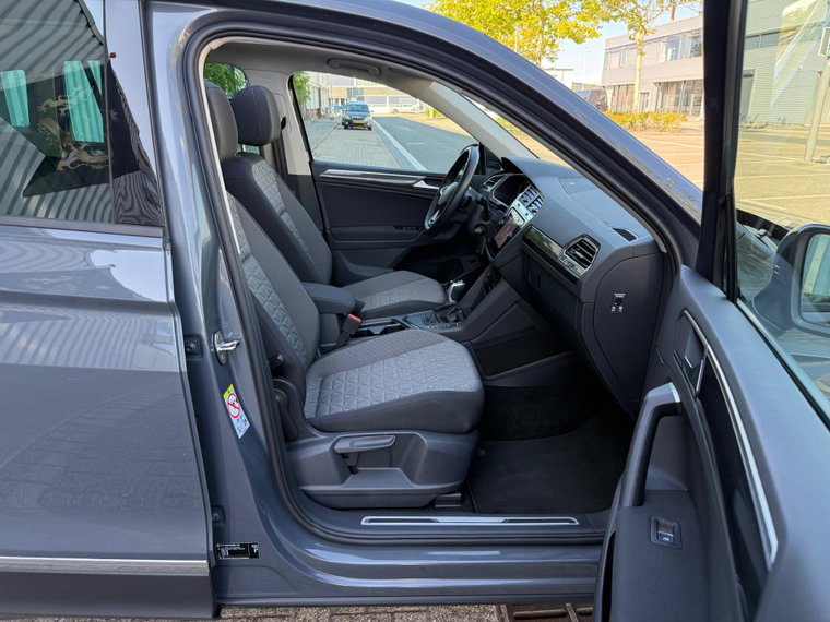 Vehicle Image 37
