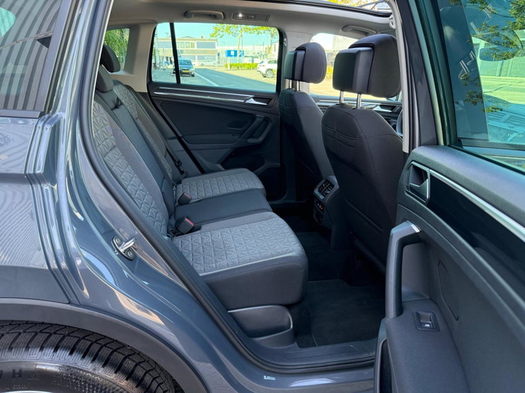 Vehicle Image 40