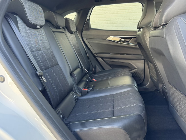 Vehicle Image 38