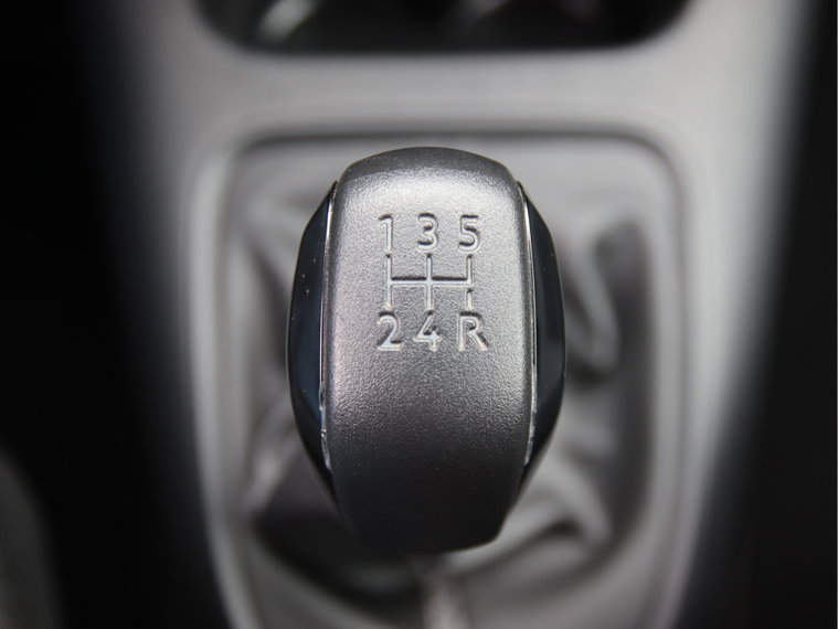 Vehicle Image 28