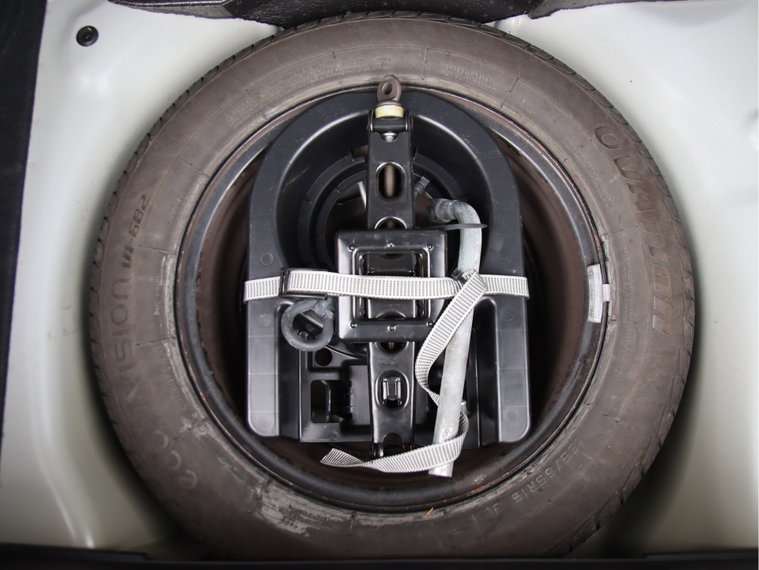 Vehicle Image 36