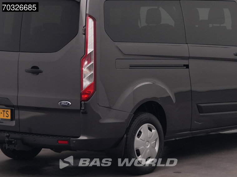 Vehicle Image 32