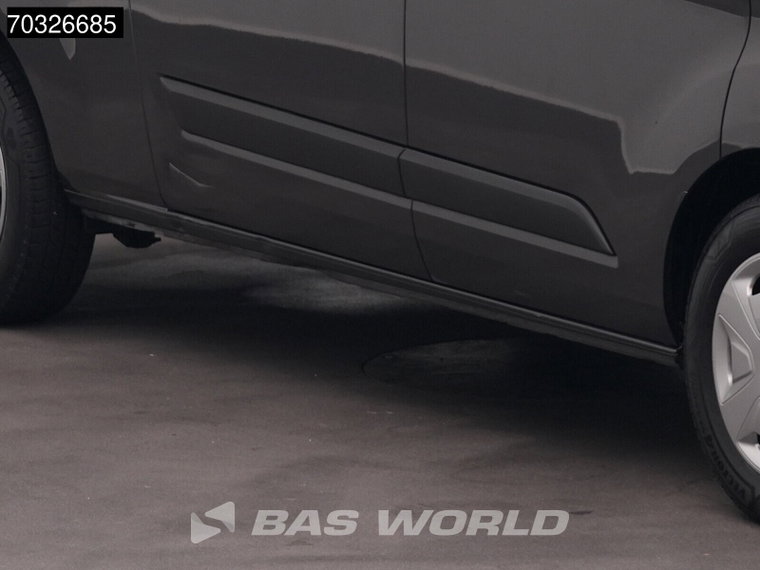Vehicle Image 38