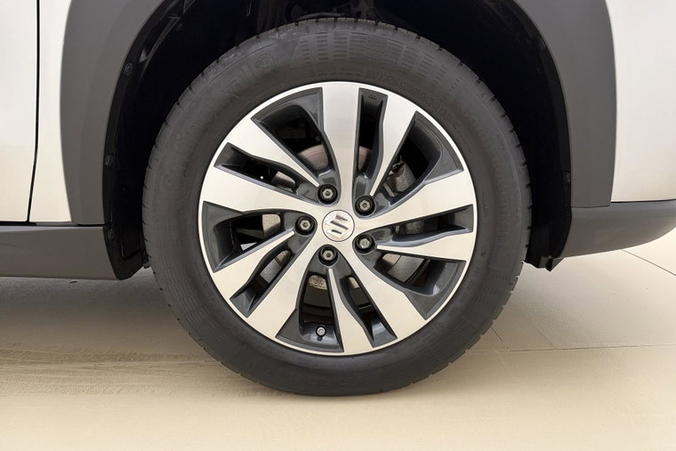 Vehicle Image 13