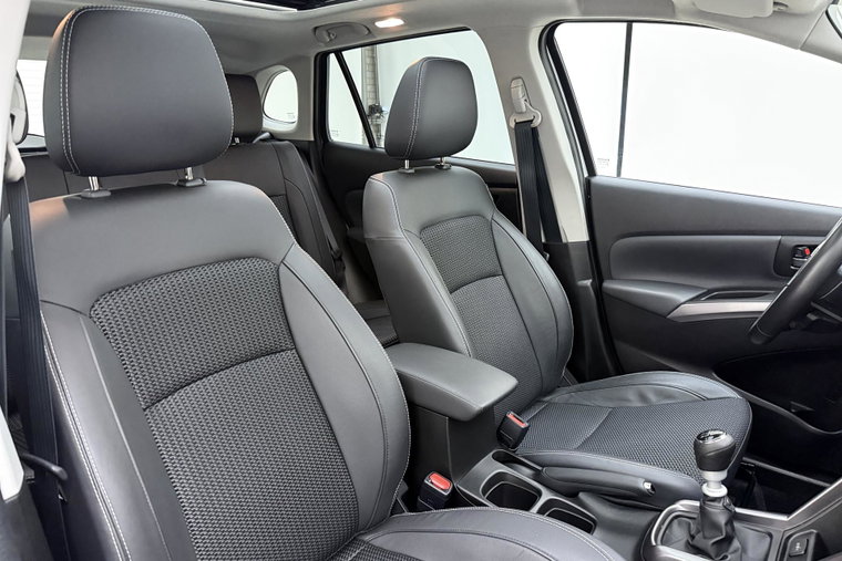 Vehicle Image 15