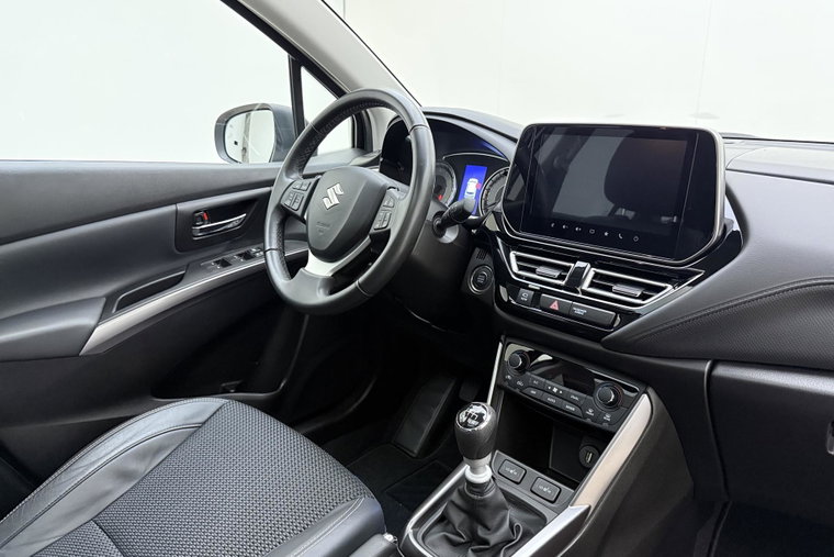 Vehicle Image 16