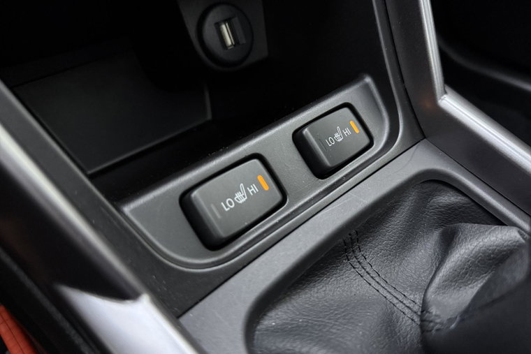Vehicle Image 25