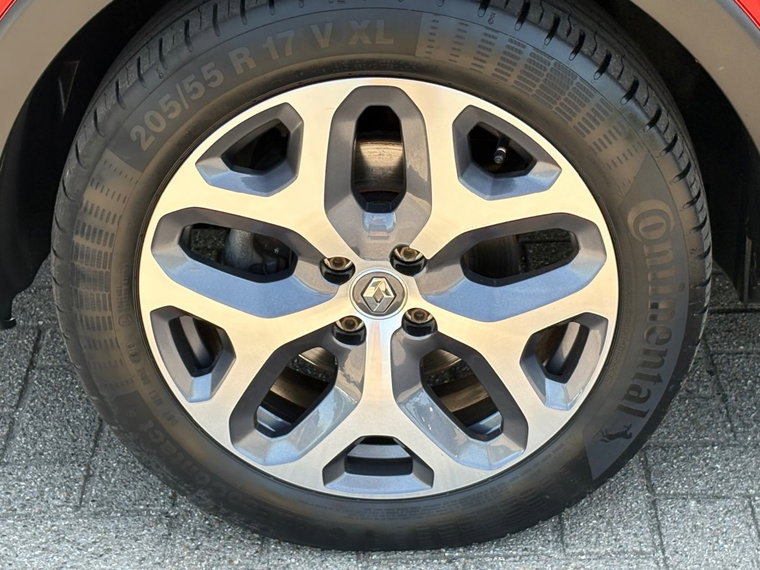 Vehicle Image 17