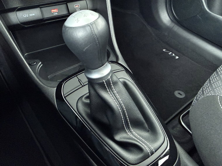 Vehicle Image 32