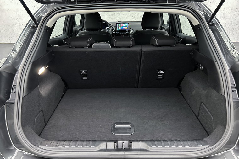 Vehicle Image 16