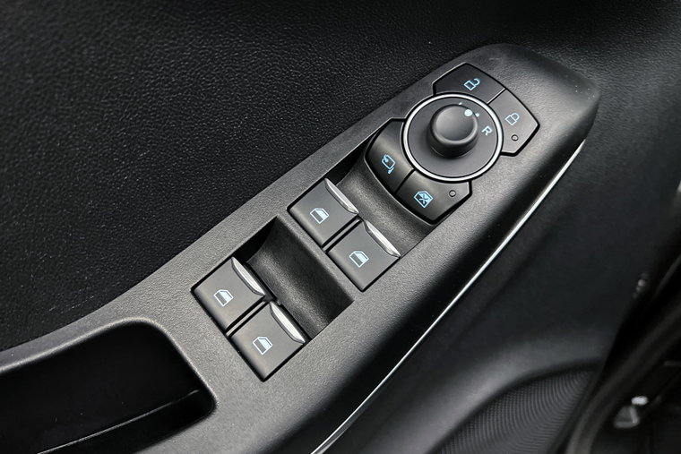 Vehicle Image 23