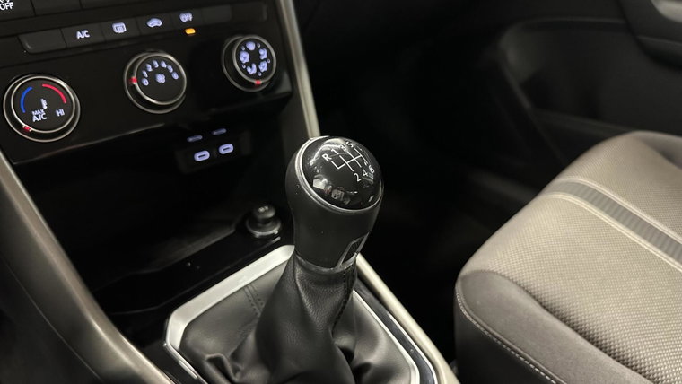 Vehicle Image 48