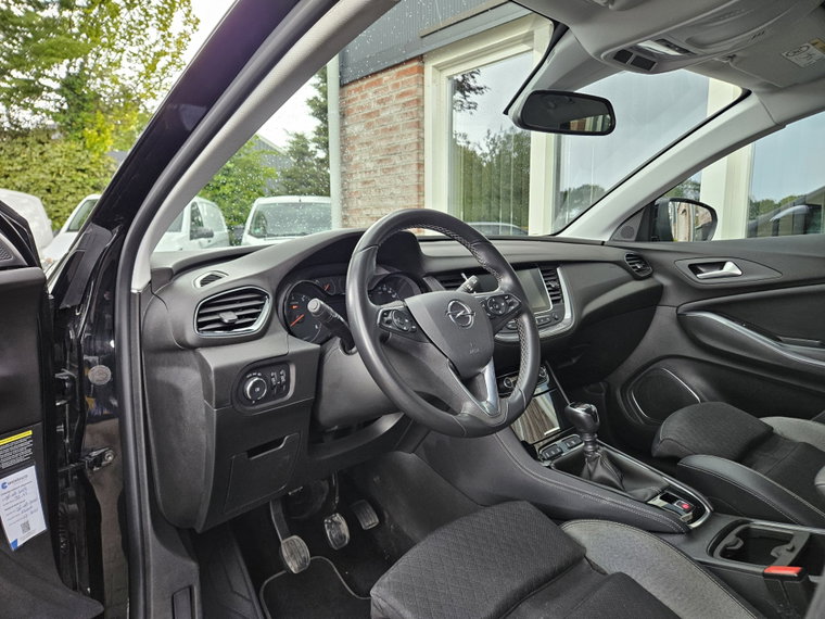 Vehicle Image 12