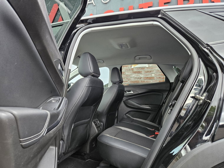 Vehicle Image 16