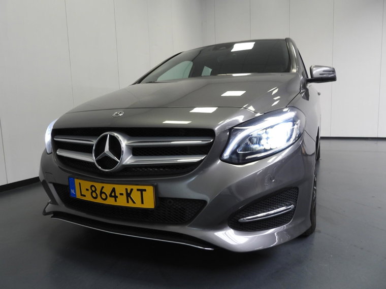 Vehicle Image 32