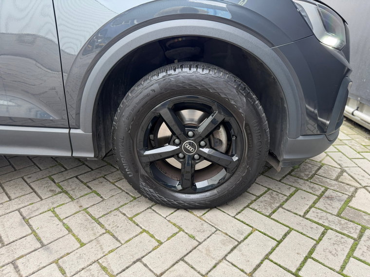 Vehicle Image 19