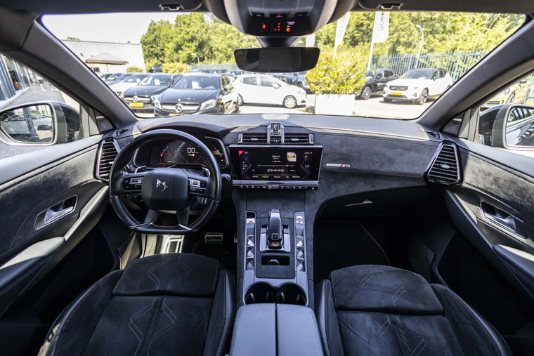 Vehicle Image 15