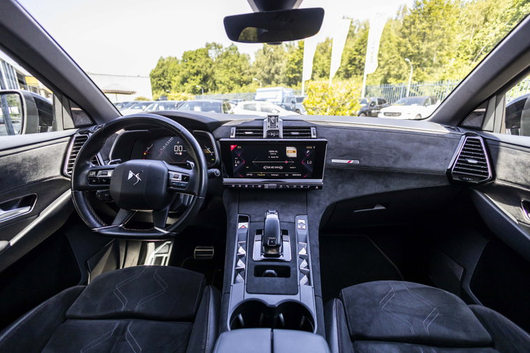 Vehicle Image 16