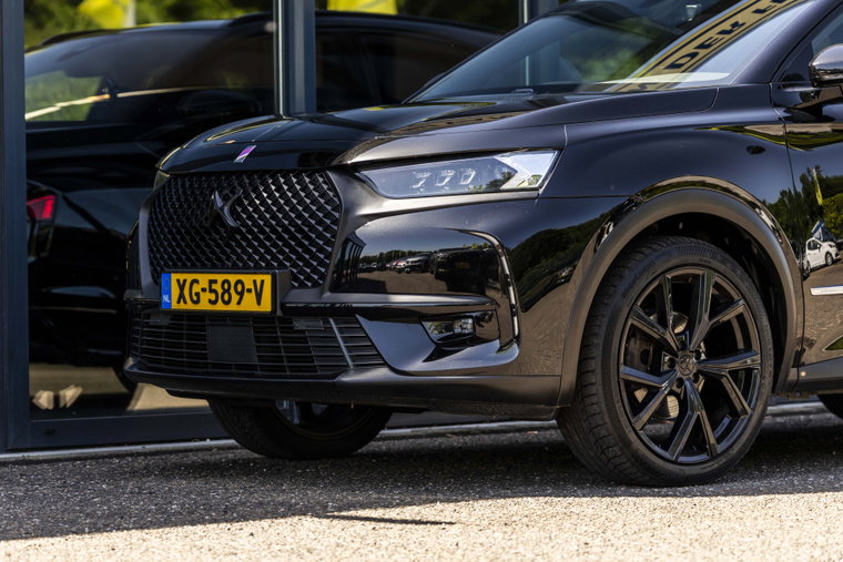 Vehicle Image 11
