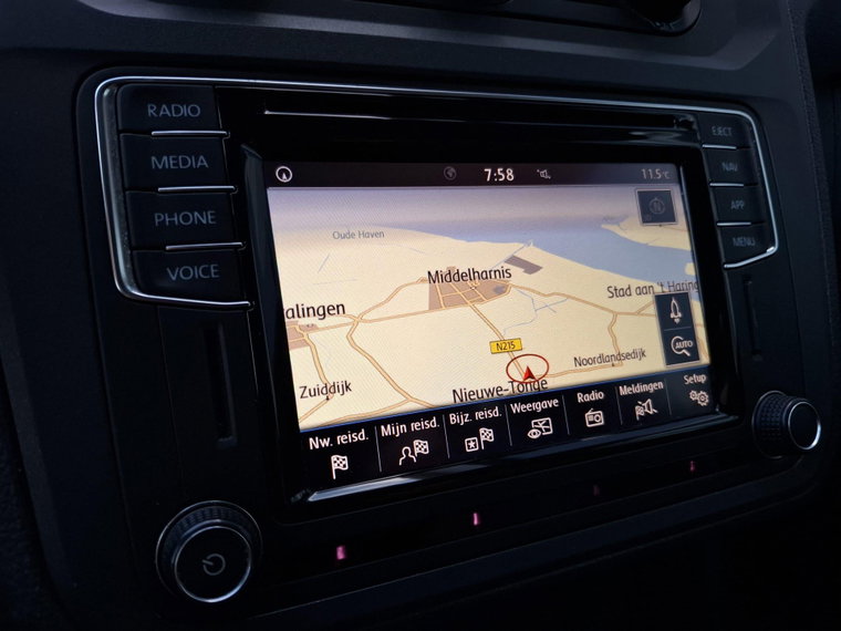 Vehicle Image 25