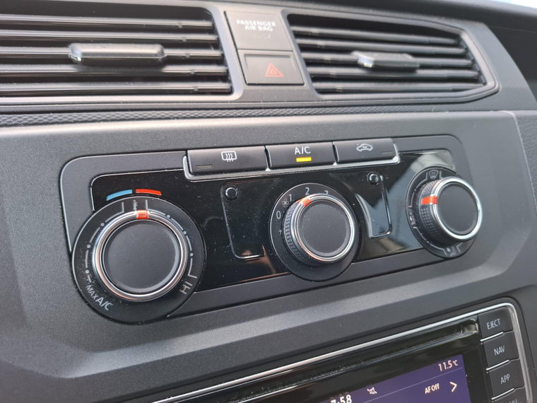 Vehicle Image 28