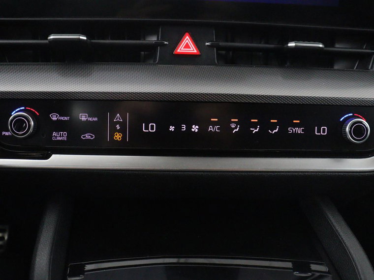 Vehicle Image 28