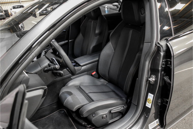 Vehicle Image 21