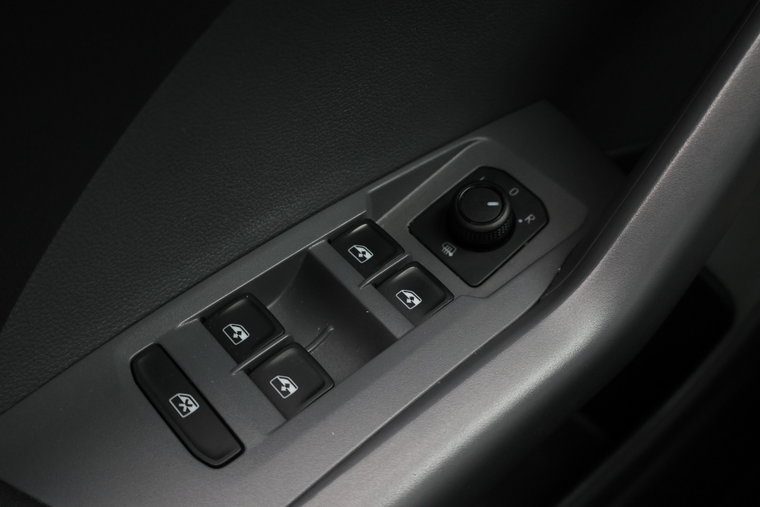 Vehicle Image 26