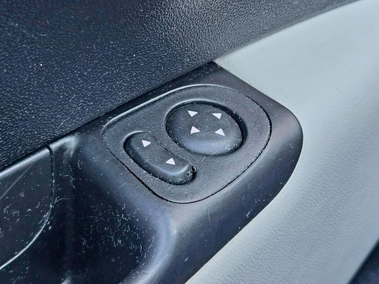 Vehicle Image 37