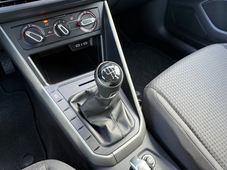 Vehicle Image 36