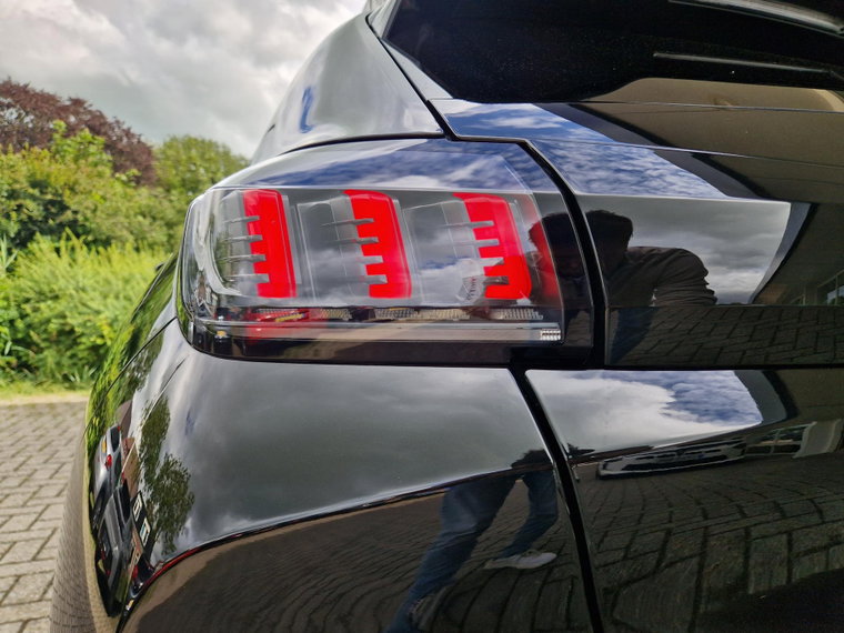 Vehicle Image 25