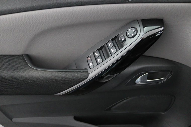 Vehicle Image 35