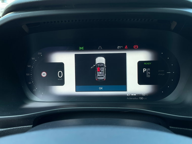 Vehicle Image 13