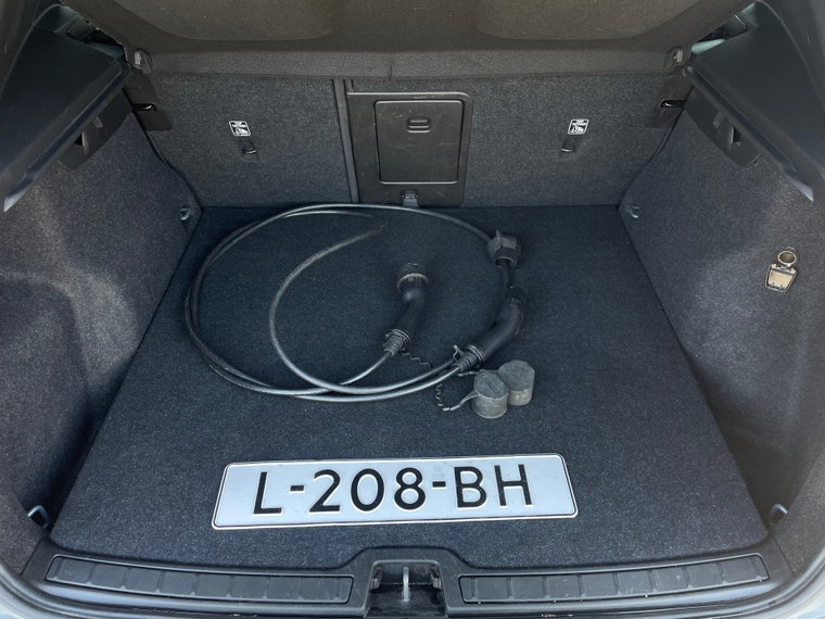 Vehicle Image 32