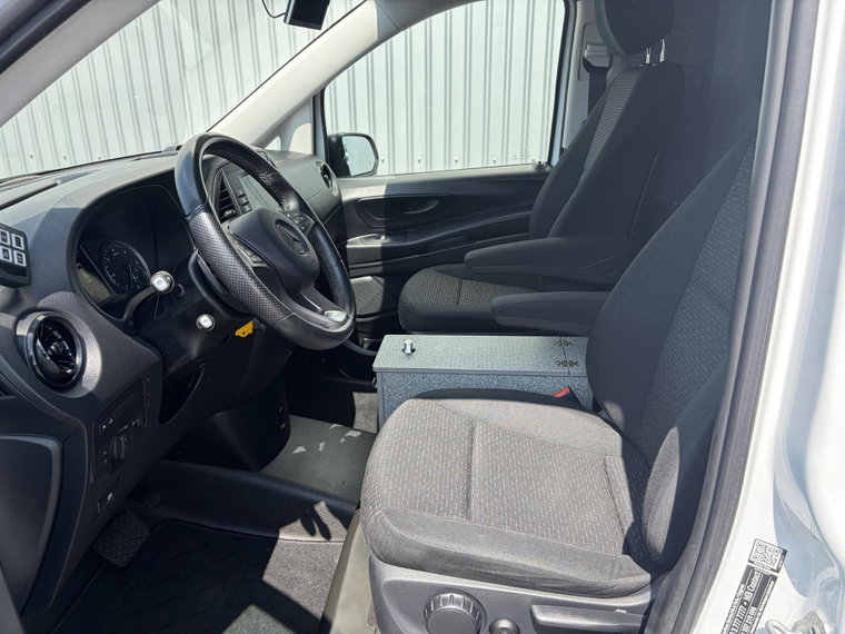 Vehicle Image 29
