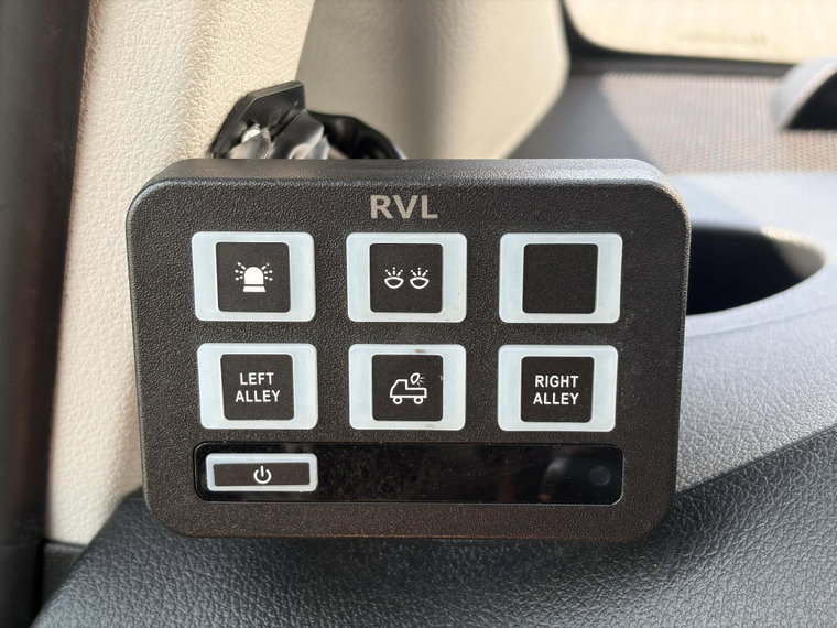 Vehicle Image 32