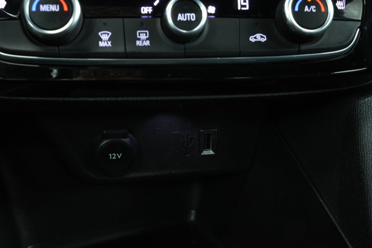 Vehicle Image 28